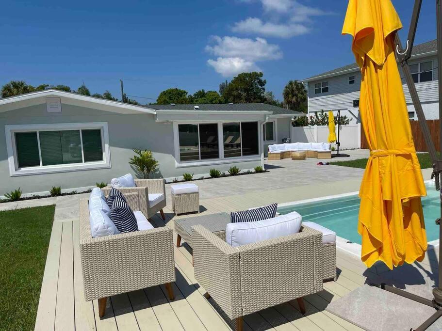 New Dog Paradise - Near The Beach Img & Downtown Μπράντεντον Εξωτερικό φωτογραφία